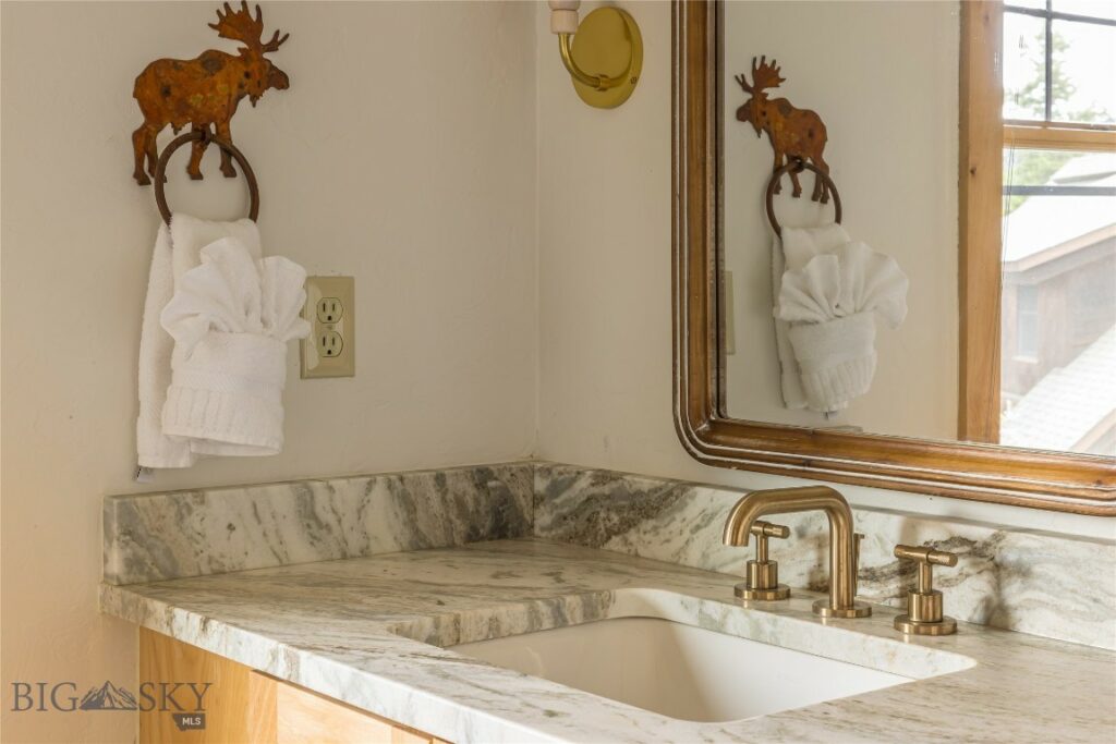 10 Rose Bud Loop, Big Sky MT 59716