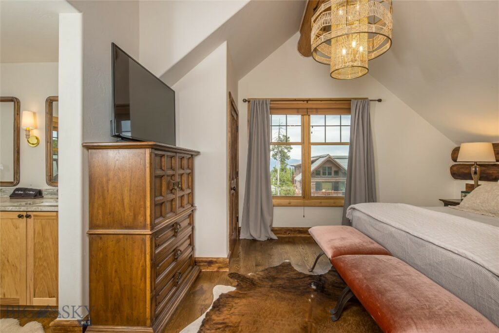10 Rose Bud Loop, Big Sky MT 59716