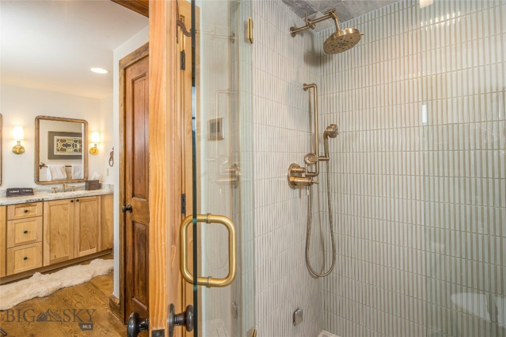 10 Rose Bud Loop, Big Sky MT 59716