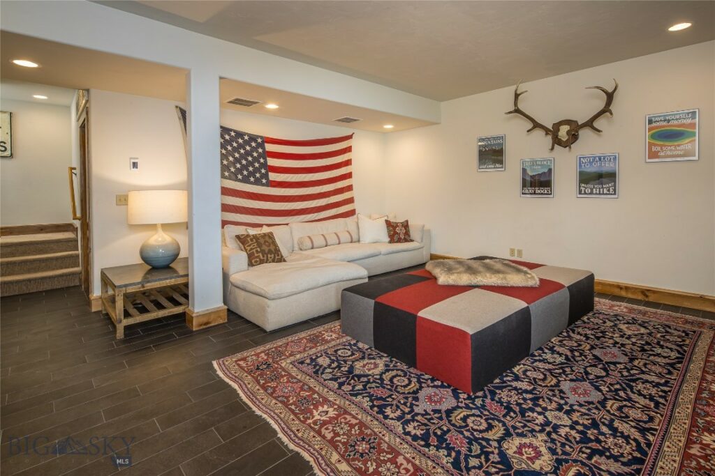 10 Rose Bud Loop, Big Sky MT 59716