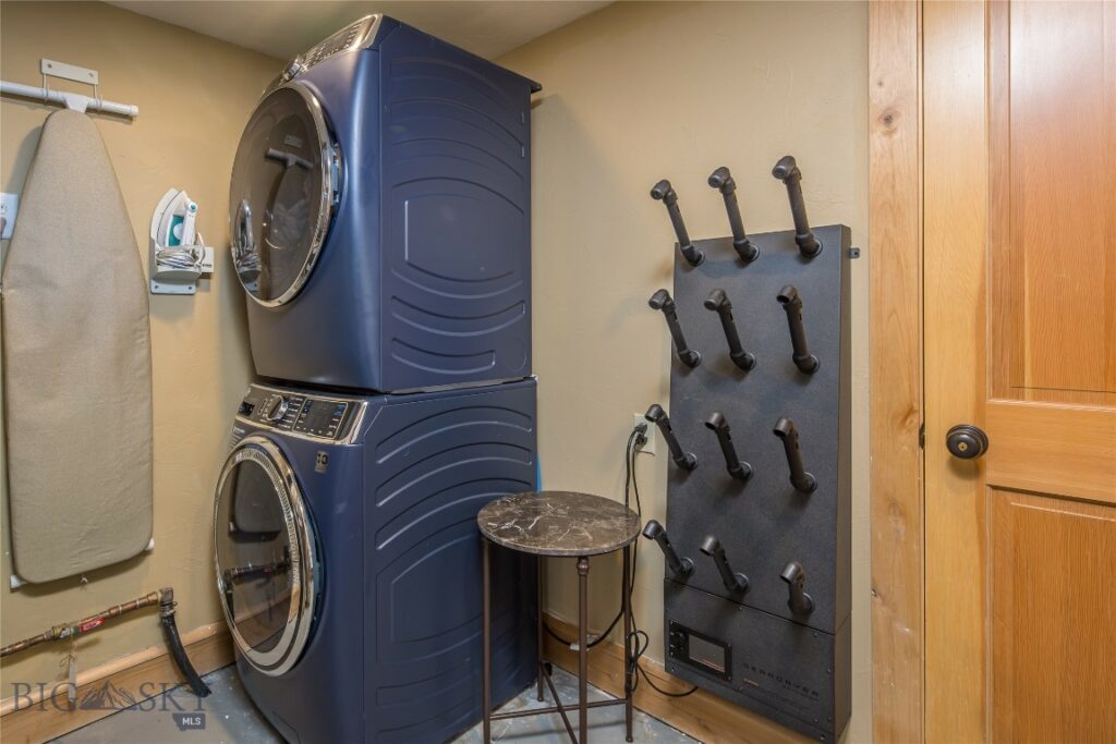 10 Rose Bud Loop, Big Sky MT 59716
