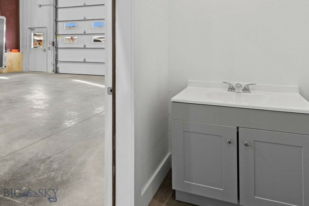 100 Blacksmith Loop, Big Sky MT 59730