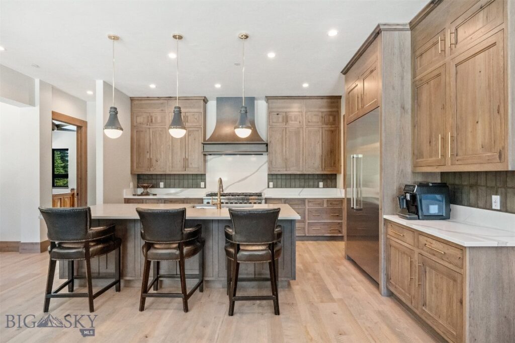 11 Speaking Eagle, Big Sky MT 59716