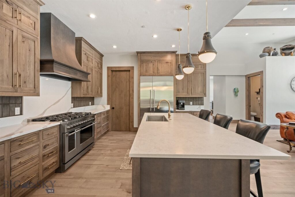 11 Speaking Eagle, Big Sky MT 59716