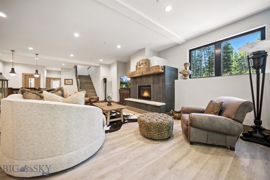 11 Speaking Eagle, Big Sky MT 59716