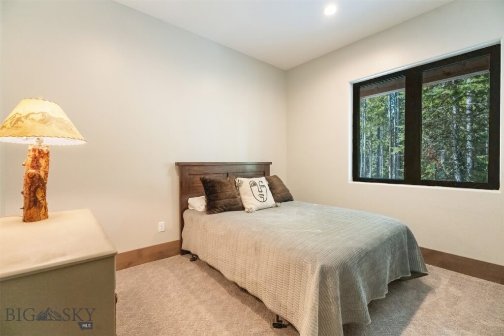 11 Speaking Eagle, Big Sky MT 59716