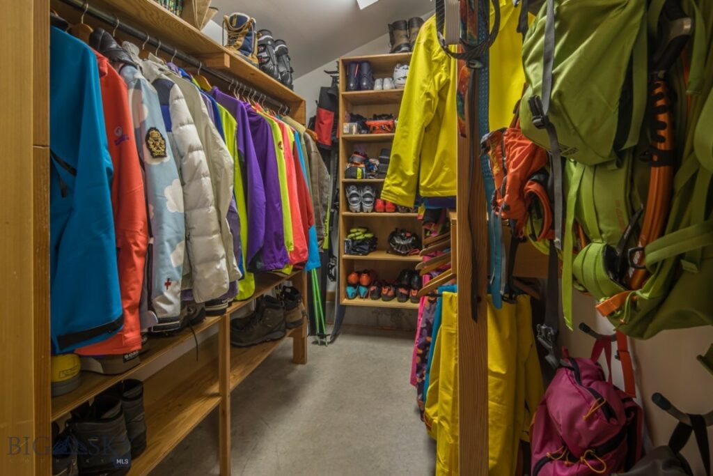 121 Old Toby Road, Big Sky MT 59716