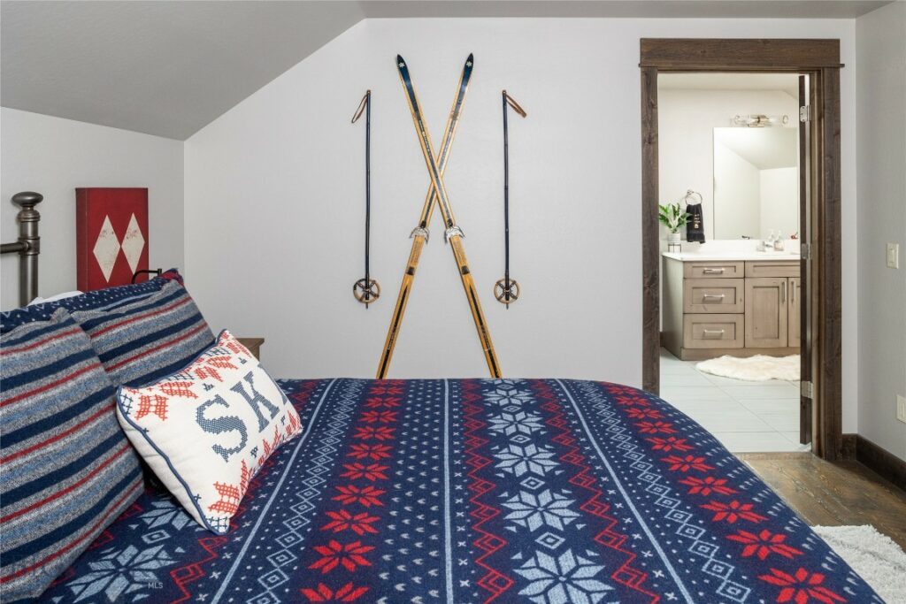 13 Little Plume, Big Sky MT 59716