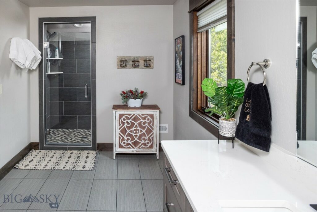 13 Little Plume, Big Sky MT 59716