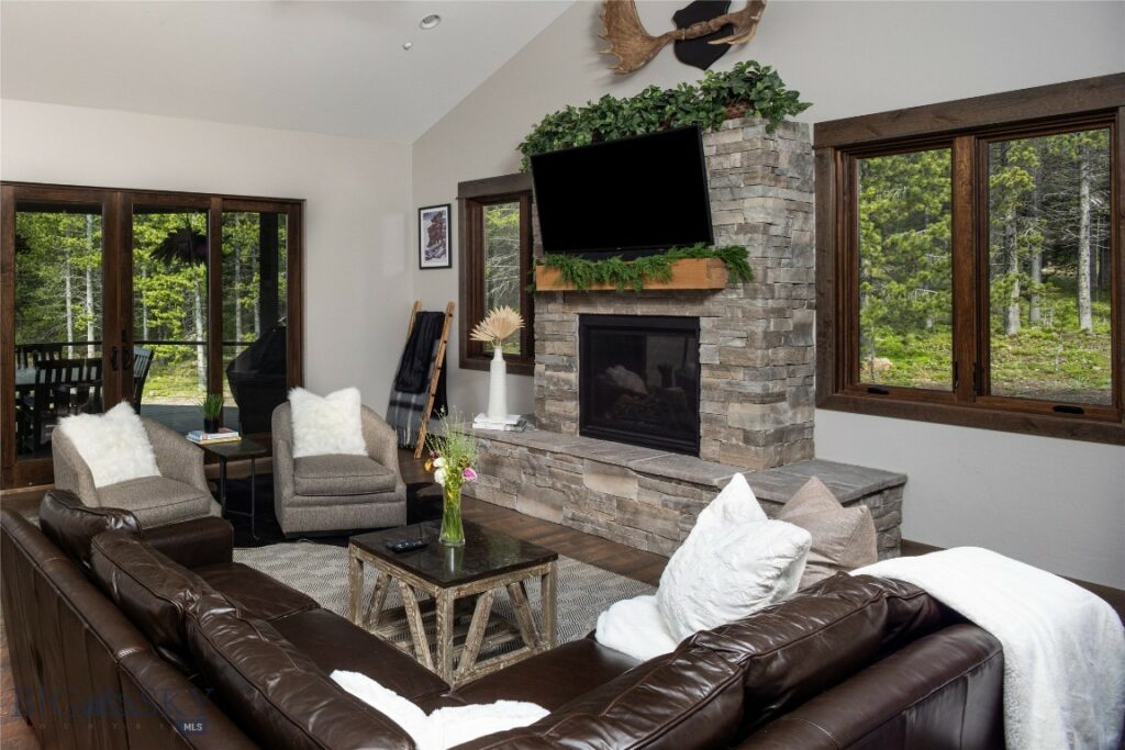 13 Little Plume, Big Sky MT 59716