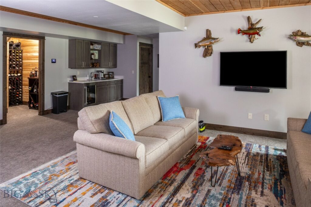 13 Little Plume, Big Sky MT 59716