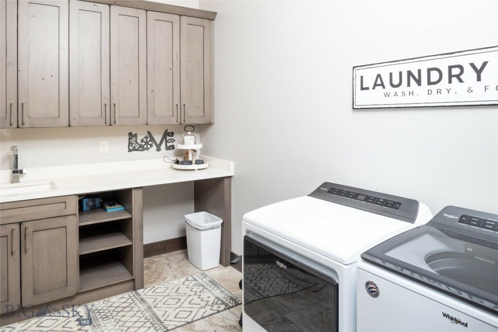 13 Little Plume, Big Sky MT 59716