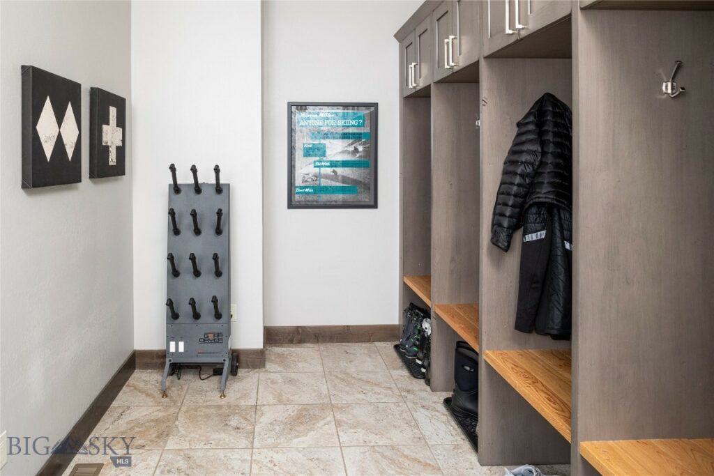 13 Little Plume, Big Sky MT 59716