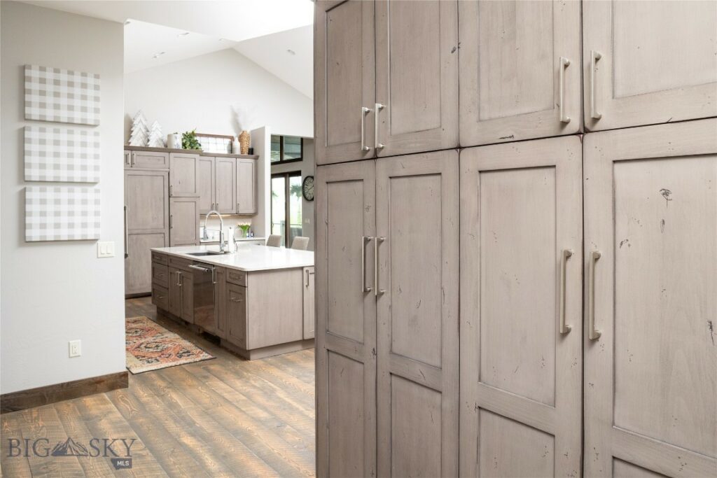 13 Little Plume, Big Sky MT 59716