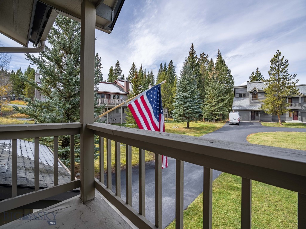 134 Rose Hip Circle, Big Sky MT 59716