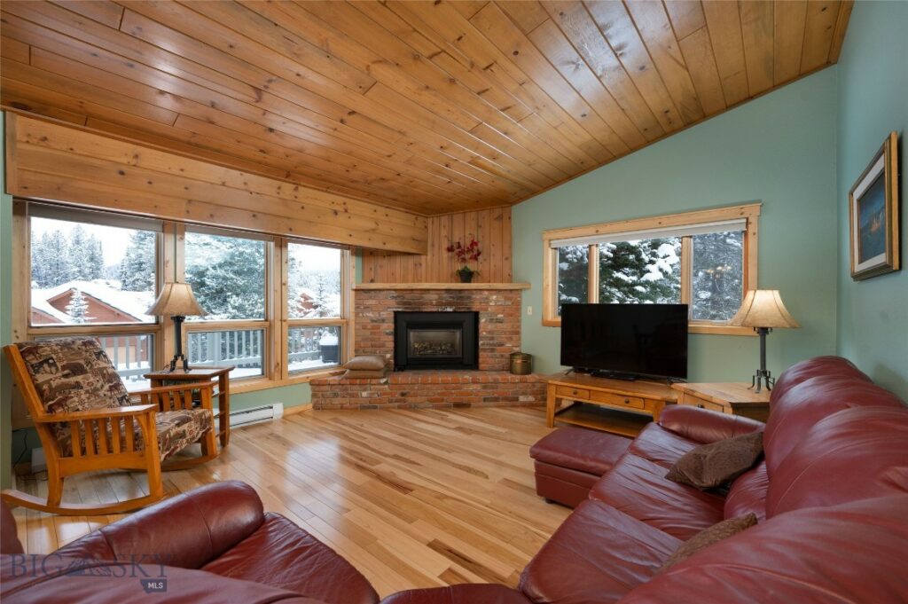 15 Rose Hip Circle, Big Sky MT 59716