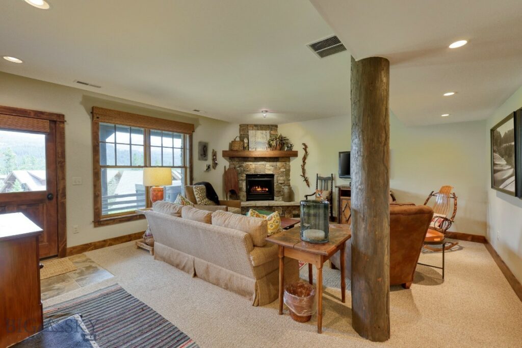 17 Manitou Loop, Big Sky MT 59716