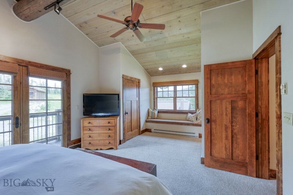 17 Manitou Loop, Big Sky MT 59716
