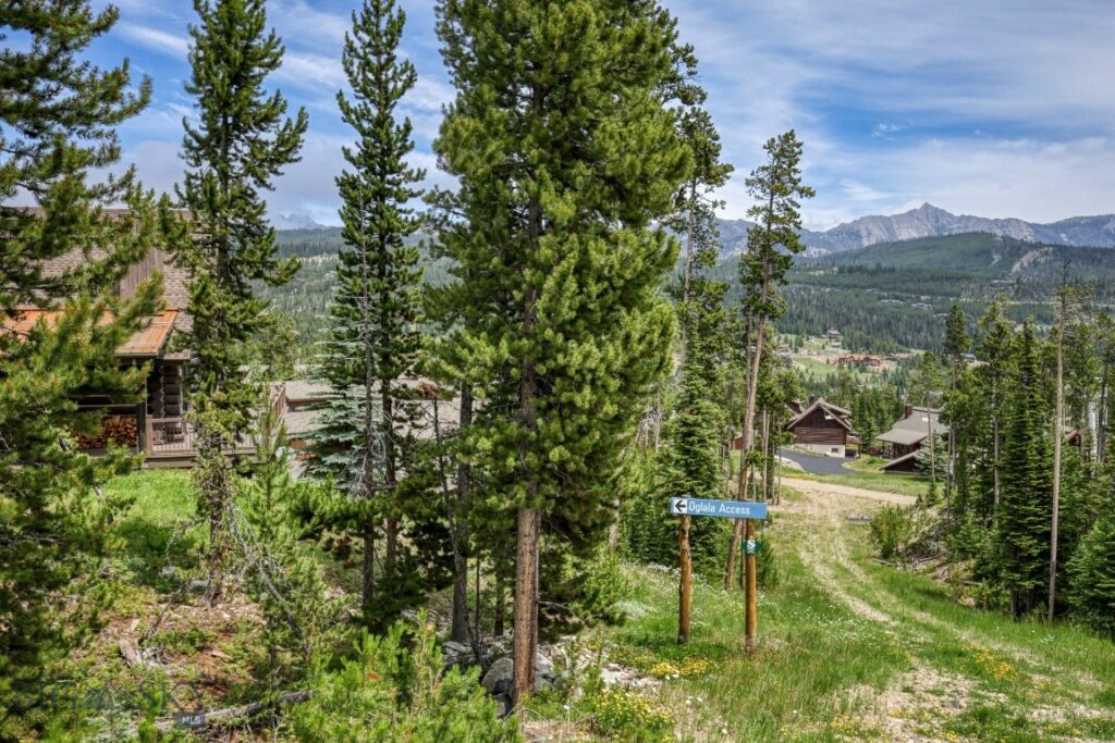 17 Manitou Loop, Big Sky MT 59716