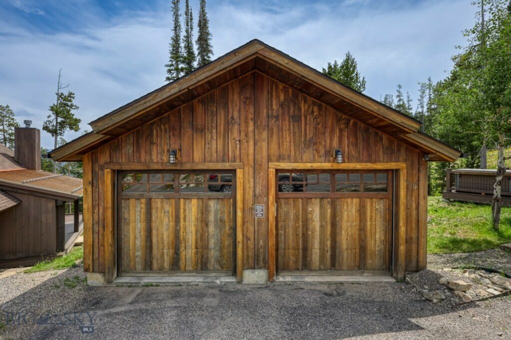 17 Manitou Loop, Big Sky MT 59716