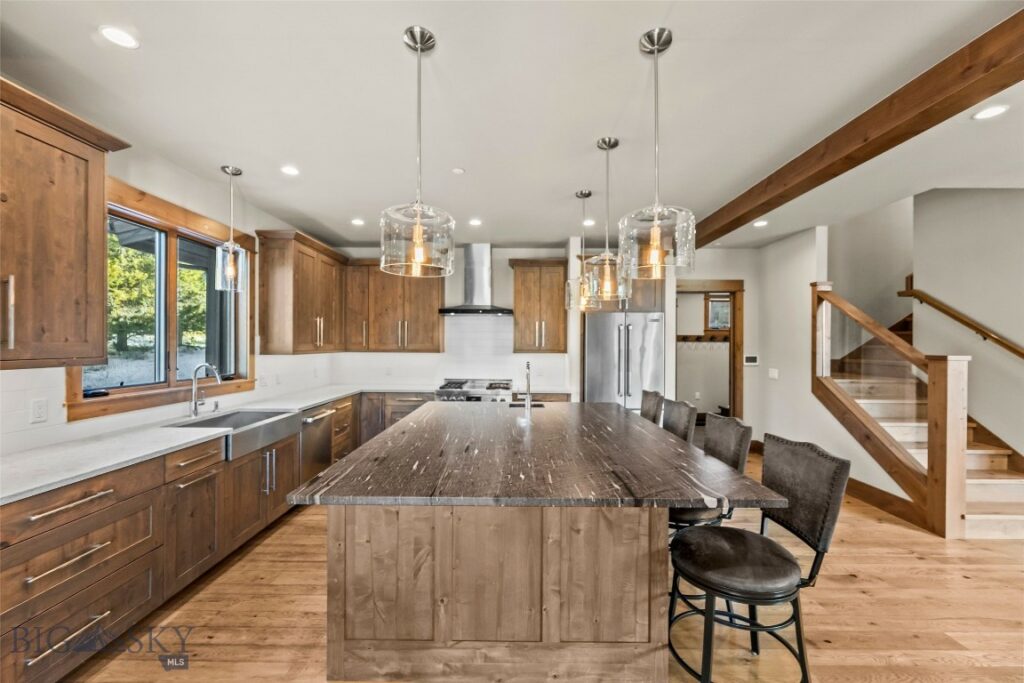 17 Swift Bear, Big Sky MT 59716