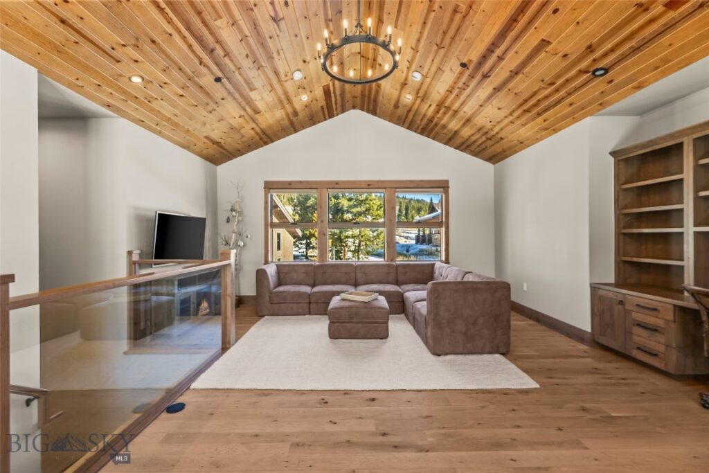 17 Swift Bear, Big Sky MT 59716