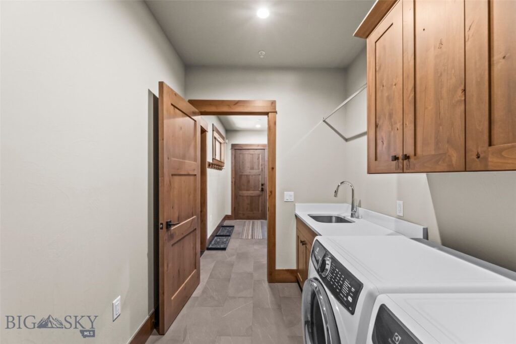 17 Swift Bear, Big Sky MT 59716