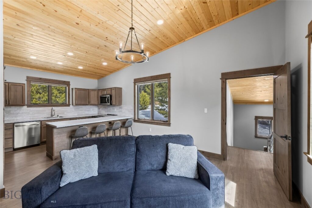 17 Swift Bear, Big Sky MT 59716