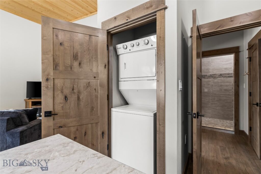 17 Swift Bear, Big Sky MT 59716