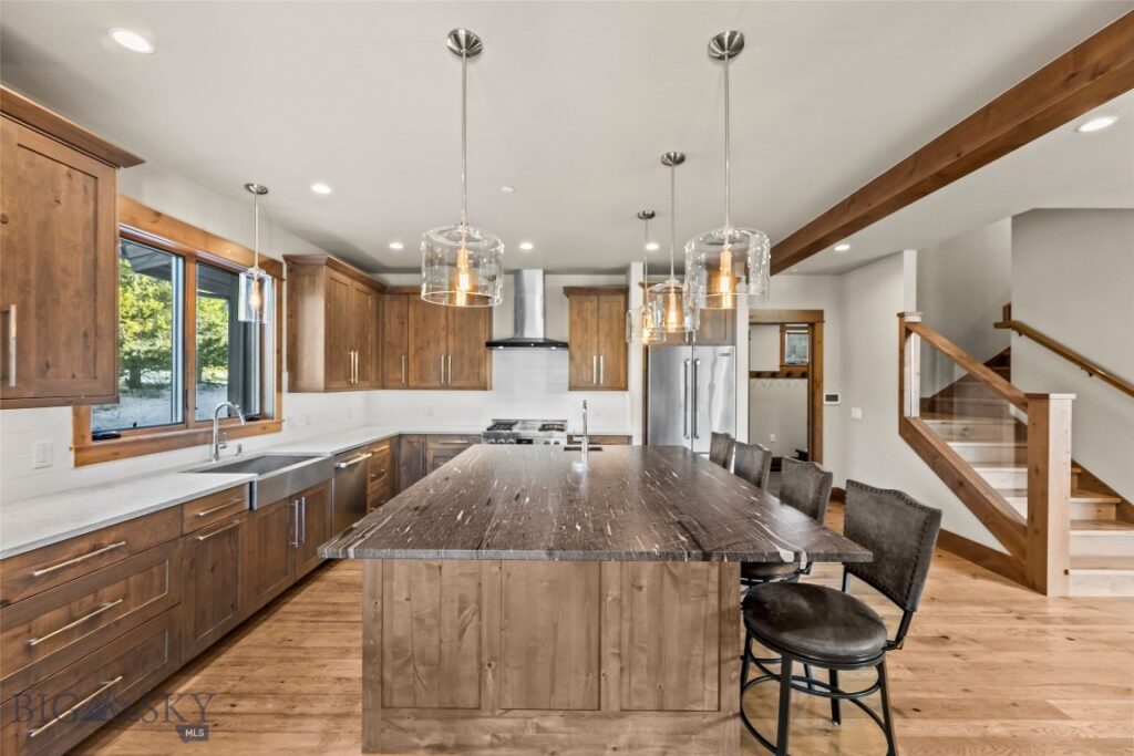 17 Swift Bear, Big Sky MT 59716