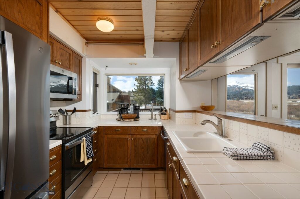 2225 Black Otter Road, Big Sky MT 59716