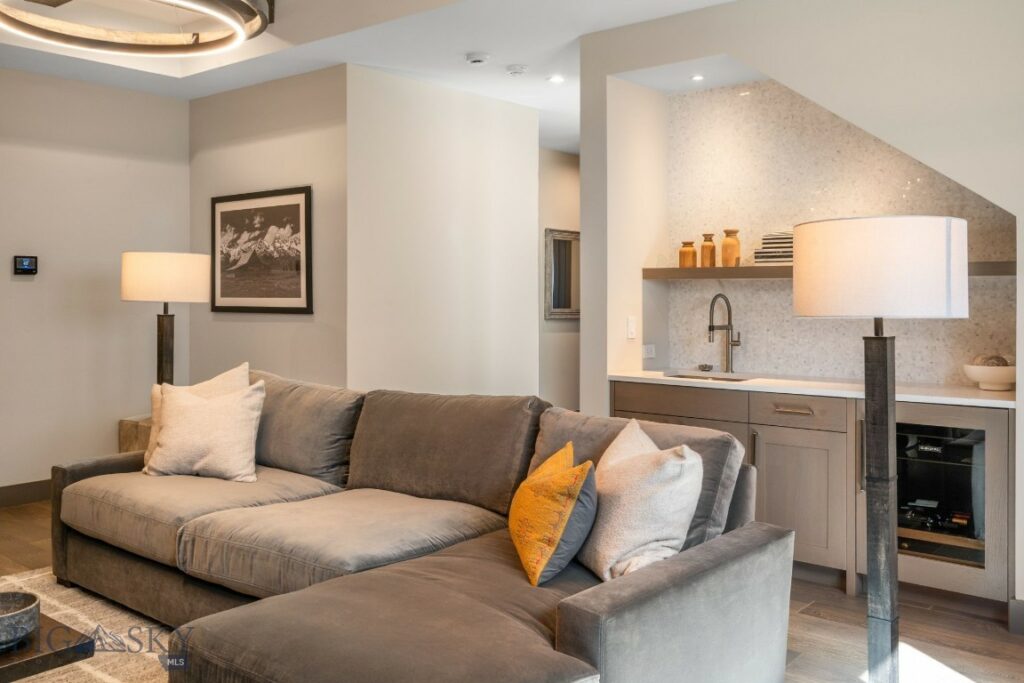 24 Pale Morning Spur, Big Sky MT 59716