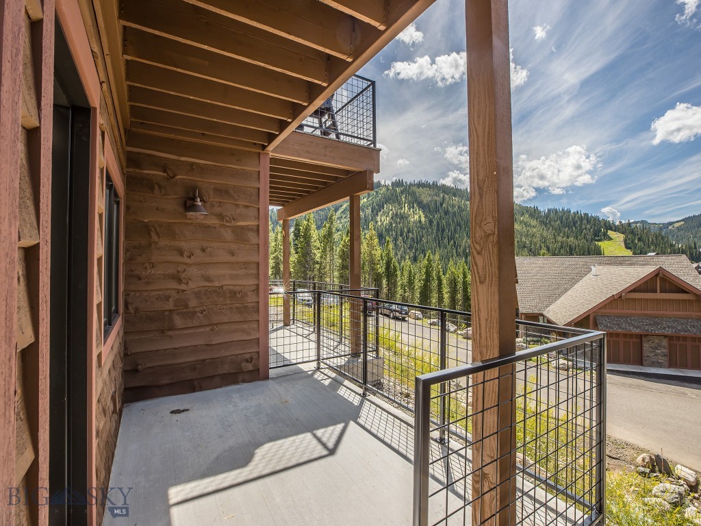 26 Heavy Runner Road, Big Sky MT 59716