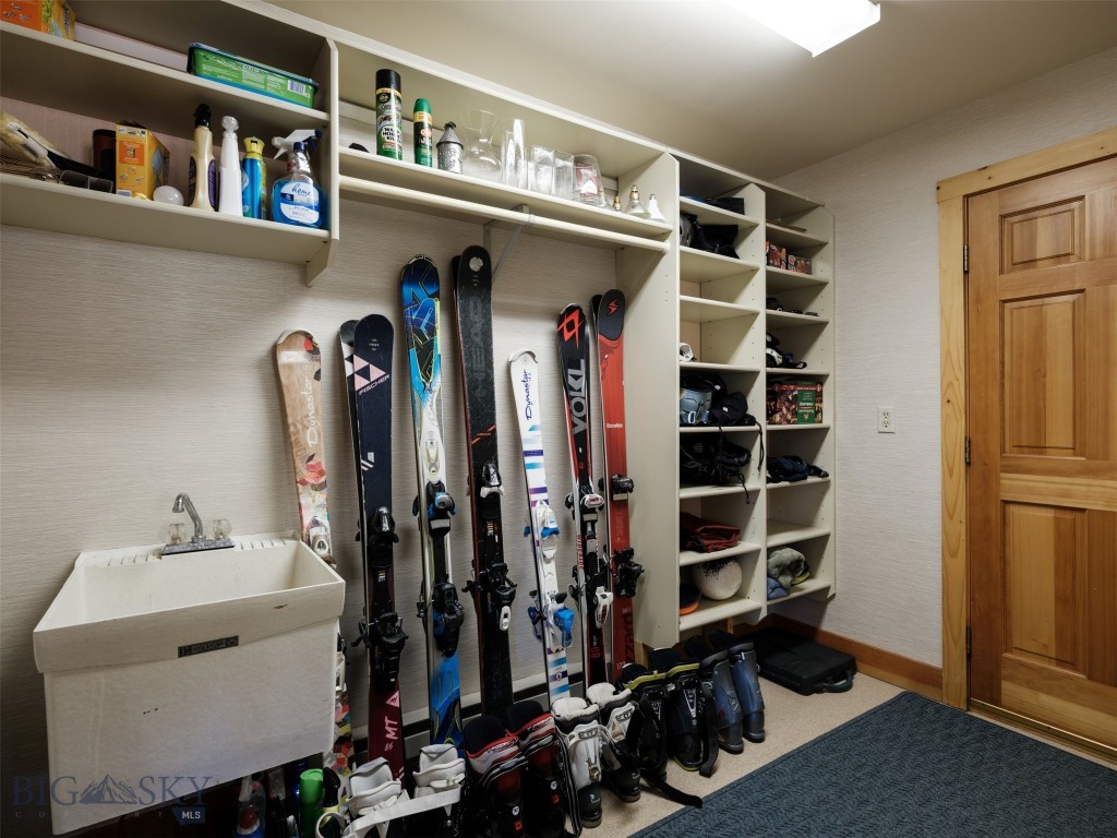 27 Low Dog Road, Big Sky MT 59716