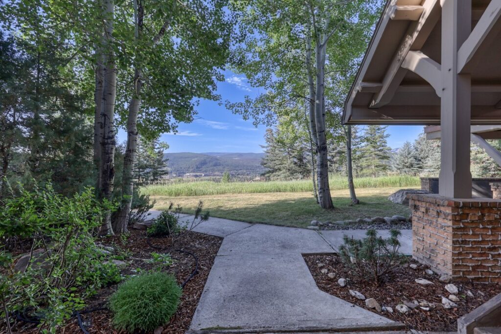 2780 Bobtail Horse Road, Big Sky MT 59716