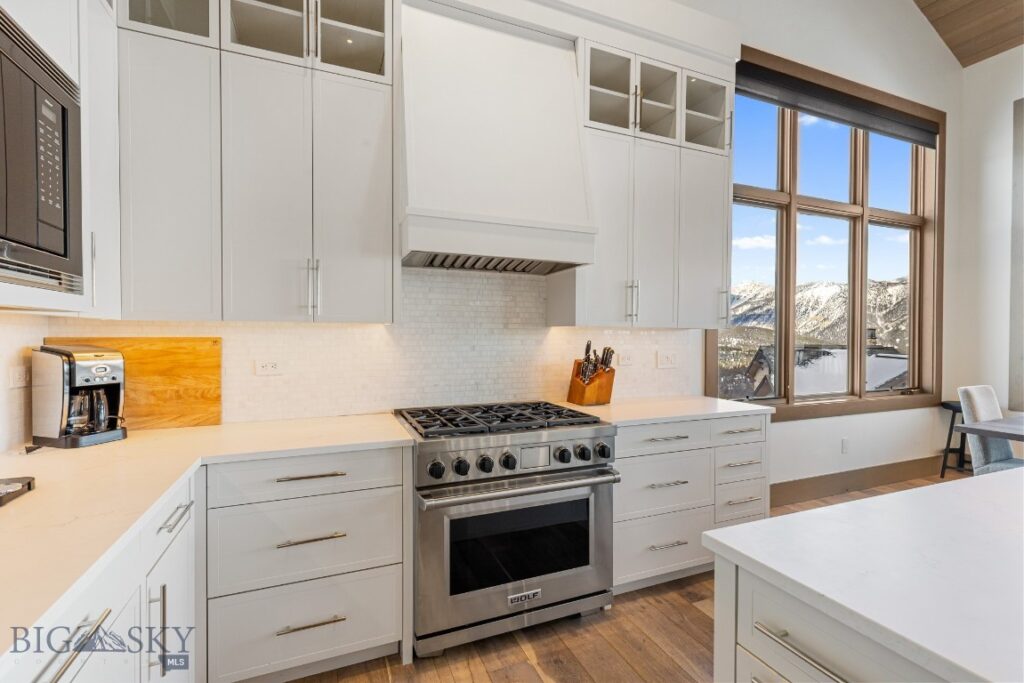 28 Pale Morning Spur, Big Sky MT 59716