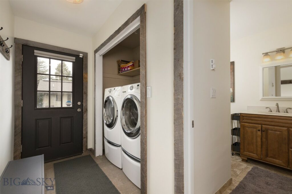 32 Rose Hip Circle, Big Sky MT 59716