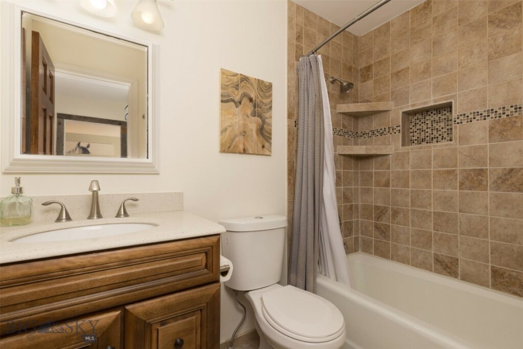 32 Rose Hip Circle, Big Sky MT 59716
