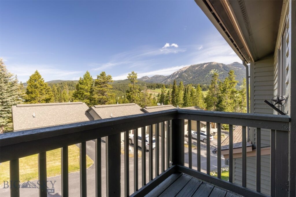 32 Rose Hip Circle, Big Sky MT 59716