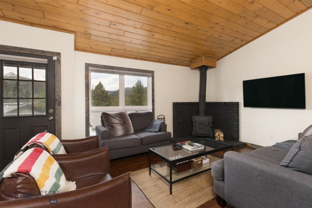 32 Rose Hip Circle, Big Sky MT 59716