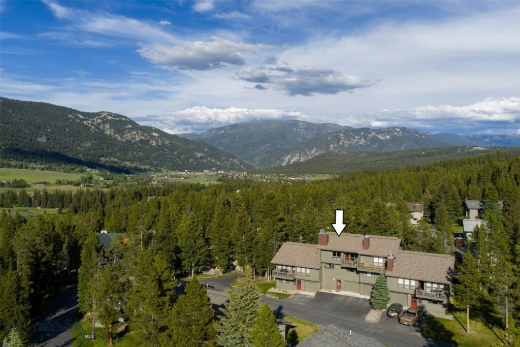 32 Rose Hip Circle, Big Sky MT 59716