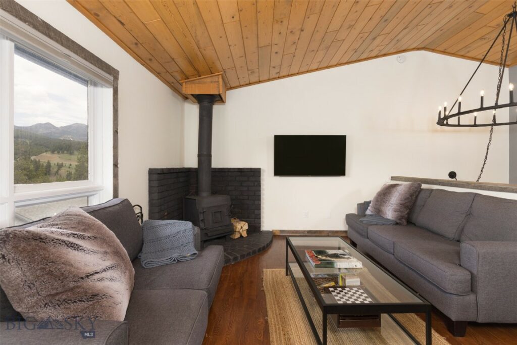 32 Rose Hip Circle, Big Sky MT 59716