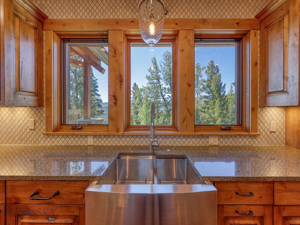 34 Old Barn Road, Big Sky MT 59716