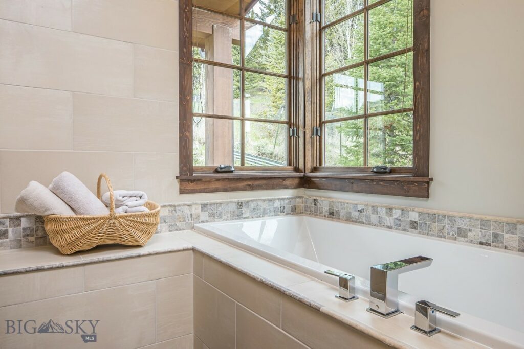 39 Upper Moose Hill, Big Sky MT 59716