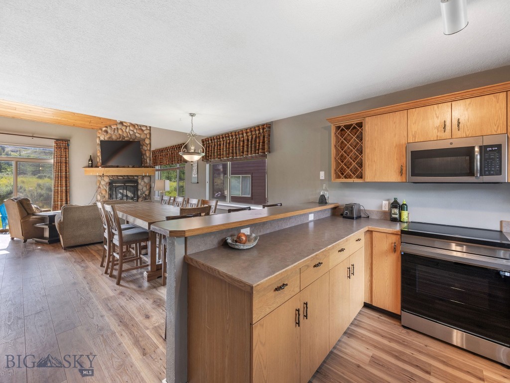 417 Firelight, Big Sky MT 59716