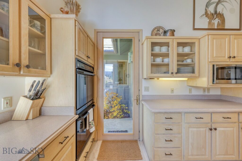 450 Crown Butte Road, Big Sky MT 59716