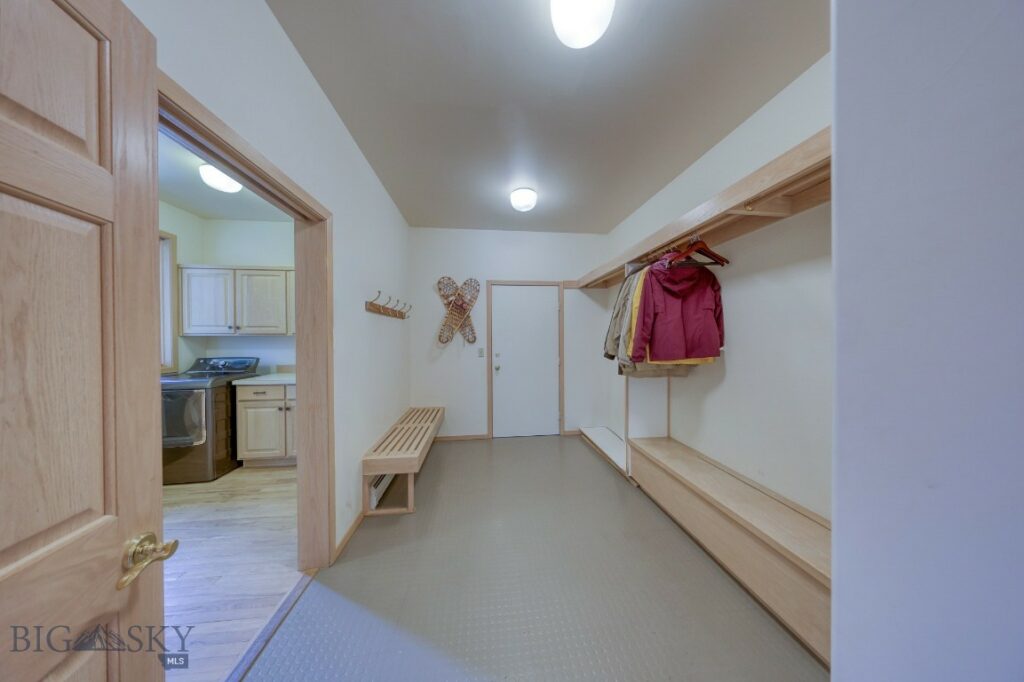 450 Crown Butte Road, Big Sky MT 59716