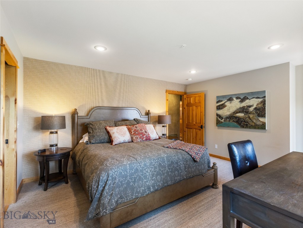 5 Hackamore, Big Sky MT 59716