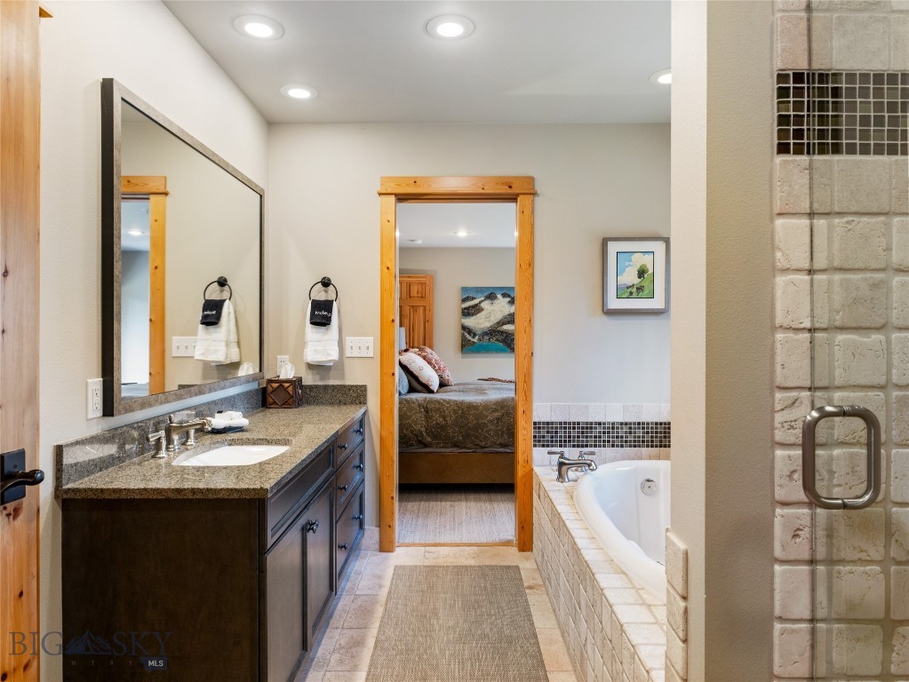 5 Hackamore, Big Sky MT 59716