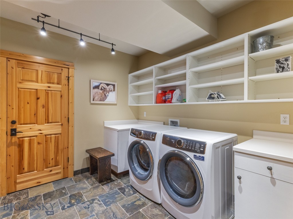 5 Hackamore, Big Sky MT 59716